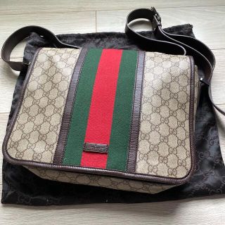 グッチ(Gucci)のGUCCI メッセンジャーバッグ(メッセンジャーバッグ)