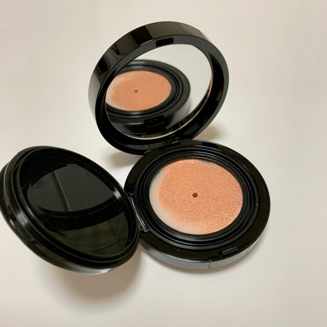 BOBBI BROWN(ボビイブラウン)のボビイ ブラウン  スキン ラディアント グロウ クッション コンパクト コスメ/美容のベースメイク/化粧品(化粧下地)の商品写真