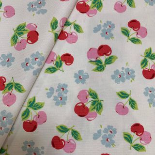 キャスキッドソン(Cath Kidston)の新入荷 さくらんぼ キャスキッドソン デニム 帆布生地 幅140cmx100cm(生地/糸)