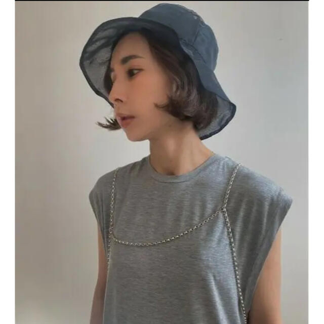 Ameri VINTAGE(アメリヴィンテージ)の涼しく可愛い‼️REVERSIBLE SHEER BUCKET HAT レディースの帽子(ハット)の商品写真