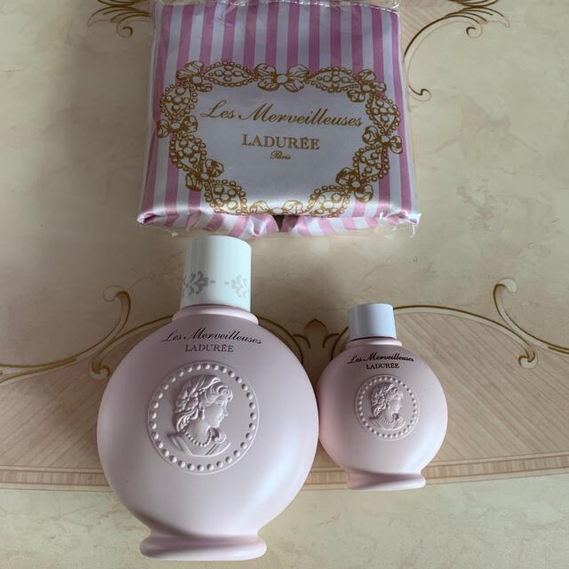 Les Merveilleuses LADUREE(レメルヴェイユーズラデュレ)のLADUREE ラデュレボディトリートメントキットⅡ 新品未使用 コスメ/美容のボディケア(ボディローション/ミルク)の商品写真