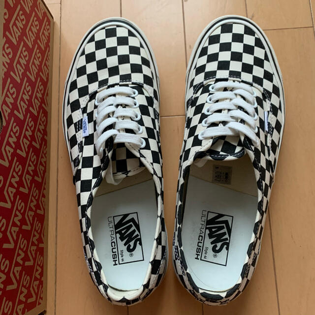 VANS(ヴァンズ)の[28.5cm] 海外VANS  バンズオーセンティック　チェッカー メンズの靴/シューズ(スニーカー)の商品写真