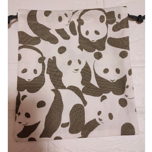 【パンダ☆2色セット】給食袋・巾着袋　19×21 ハンドメイドのキッズ/ベビー(外出用品)の商品写真