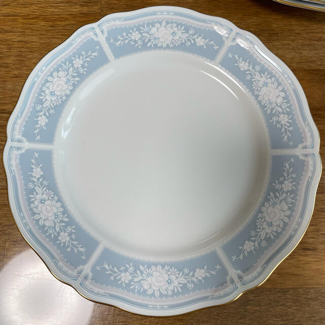 Noritake(ノリタケ)のNoritake ノリタケ レースウッド ゴールド プレート 5枚 21cm インテリア/住まい/日用品のキッチン/食器(食器)の商品写真