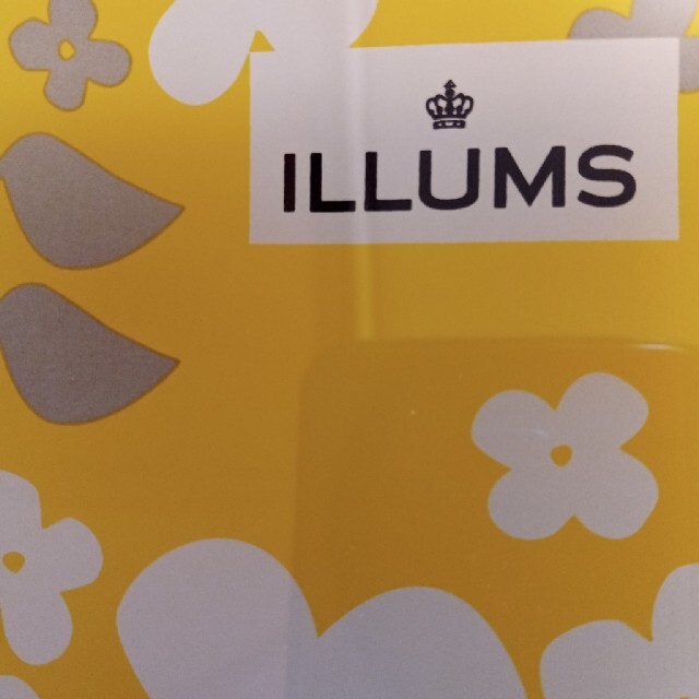 ILLUMSガラスプレート　イエロー インテリア/住まい/日用品のキッチン/食器(食器)の商品写真