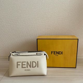 フェンディ(FENDI)の【専用】FENDI バイザウェイ　ホワイト(ショルダーバッグ)