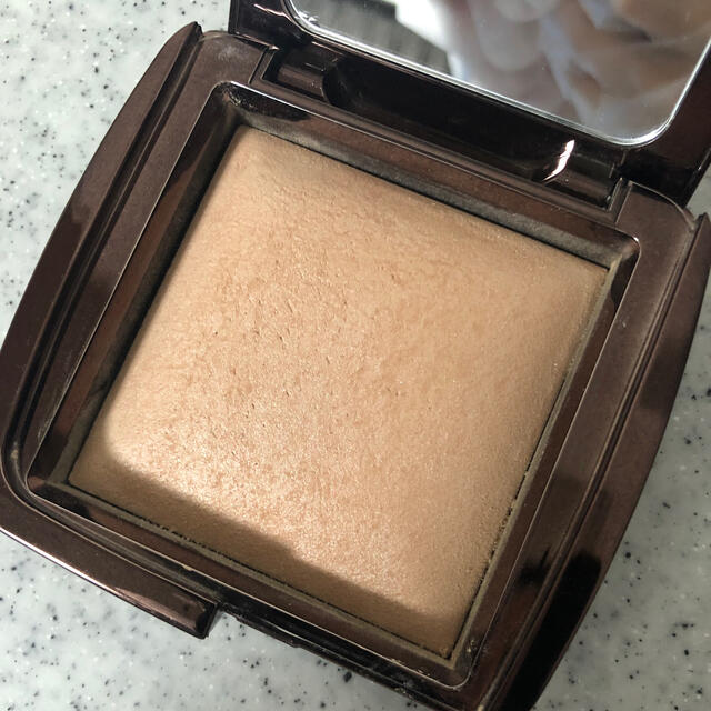 Sephora(セフォラ)のHOURGLASS Ambient Lighting Powder コスメ/美容のベースメイク/化粧品(フェイスパウダー)の商品写真