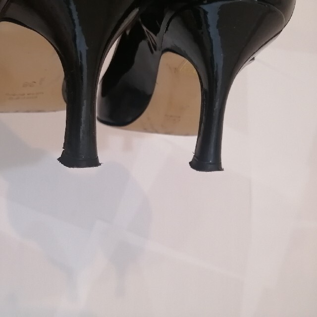 FABIO RUSCONI(ファビオルスコーニ)のコルソローマ CORSO ROMA9 ラウンドトゥパンプス エナメル レディースの靴/シューズ(ハイヒール/パンプス)の商品写真