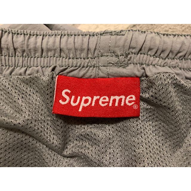 Supreme(シュプリーム)のMサイズ Supreme Mesh Panel Water Short グレー メンズのパンツ(ショートパンツ)の商品写真