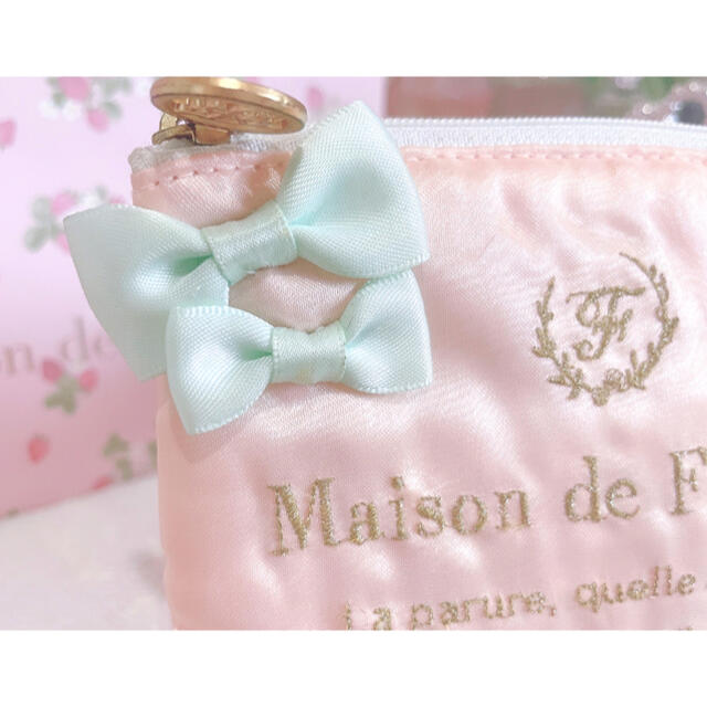 Maison de FLEUR(メゾンドフルール)の【超激レア！希少】早い者勝ち！ メゾンドフルール リボン いちご 量産 姫系 レディースのファッション小物(ポーチ)の商品写真