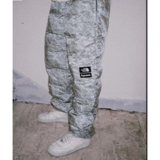 シュプリーム(Supreme)のSupreme North Paper Print Nuptse Pant(ワークパンツ/カーゴパンツ)