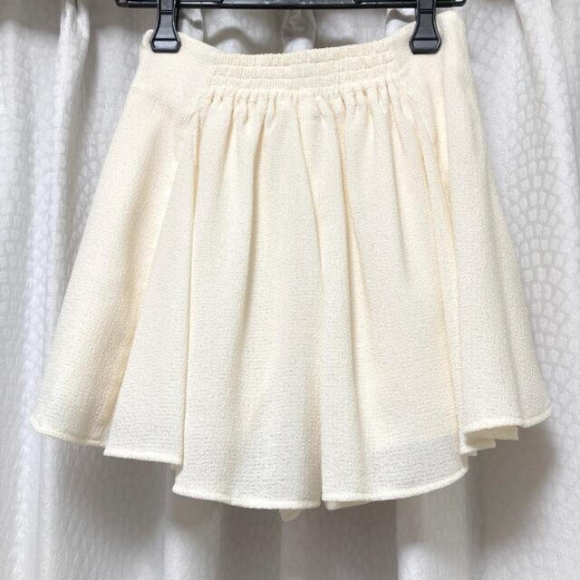 UNRELISH(アンレリッシュ)のUNRELISH キュロットスカート  ホワイト　Mサイズ レディースのパンツ(キュロット)の商品写真