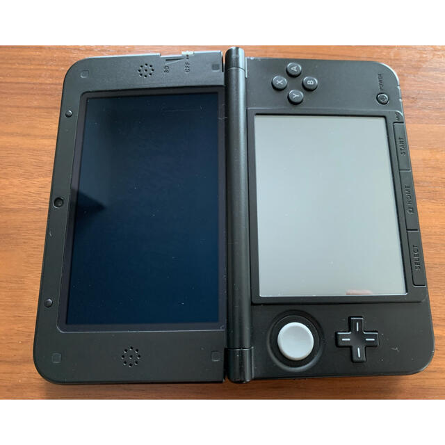 ニンテンドー3DS(ニンテンドー3DS)のニンテンドー 3DS LL レッド×ブラック エンタメ/ホビーのゲームソフト/ゲーム機本体(携帯用ゲーム機本体)の商品写真