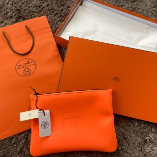 エルメス(Hermes)の新品タグ付エルメスHERMESポーチ・オレンジ🍊(ポーチ)