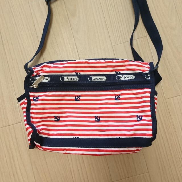 LeSportsac(レスポートサック)のLeSportsacレスポートサック/ショルダーバッグ/ボーダーマリン刺繍 レディースのバッグ(ショルダーバッグ)の商品写真