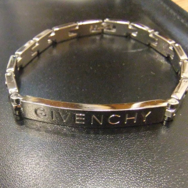 GIVENCHY ジバンシープレートロゴ ブレスレット 美品 正規品 enot.in.ua