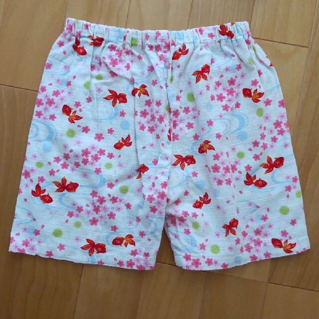 可愛い金魚柄甚平 110 キッズ/ベビー/マタニティのキッズ服女の子用(90cm~)(甚平/浴衣)の商品写真