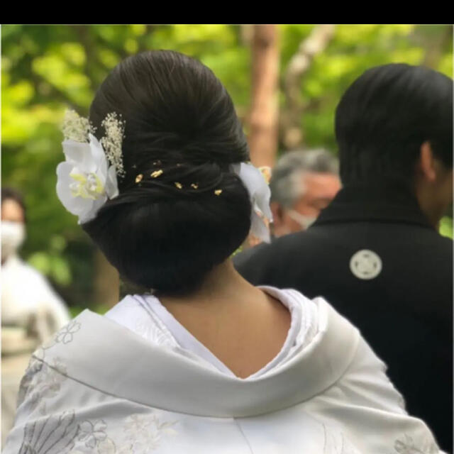 胡蝶蘭 髪飾り 白無垢 結婚式 花嫁 ハンドメイドのウェディング(ヘッドドレス/ドレス)の商品写真