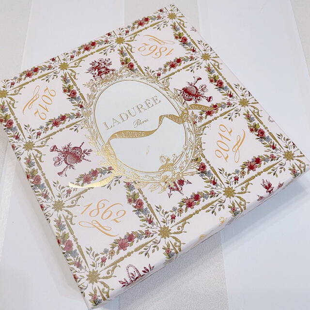 LADUREE(ラデュレ)のラデュレ LADUREE 150周年記念アニバーサリーボックス レディースのバッグ(トートバッグ)の商品写真