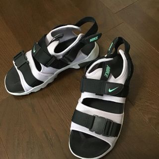 ナイキ(NIKE)のNIKE  ヴィメンズ　キャニオン　サンダル　新品(試着のみ)(サンダル)