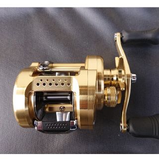 SHIMANO - シマノ カルカッタコンクエスト 400 右の通販 by ル～さん