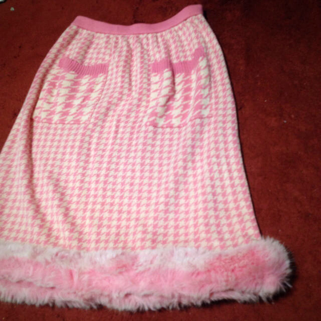 JaneMarple(ジェーンマープル)の千鳥柄 ファー ニットスカート レディースのスカート(ロングスカート)の商品写真