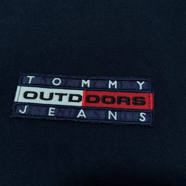 TOMMY HILFIGER(トミーヒルフィガー)のトミージーンズ　長袖Tシャツ　ロンT ネイビー 刺繍ロゴ　袖ロゴ　背面プリント メンズのトップス(Tシャツ/カットソー(七分/長袖))の商品写真