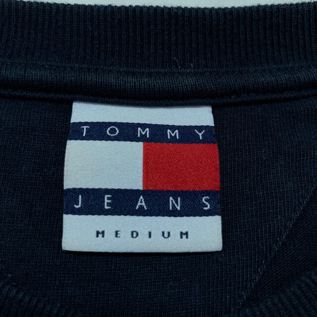 TOMMY HILFIGER(トミーヒルフィガー)のトミージーンズ　長袖Tシャツ　ロンT ネイビー 刺繍ロゴ　袖ロゴ　背面プリント メンズのトップス(Tシャツ/カットソー(七分/長袖))の商品写真