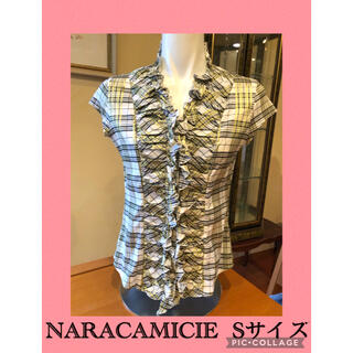 ナラカミーチェ(NARACAMICIE)のナラカミーチェ❤️フリル×チェックブラウス白地ゴールド×グレーチェック(Tシャツ(半袖/袖なし))
