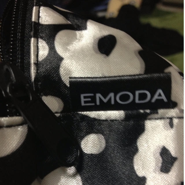 EMODA(エモダ)の化粧ポーチ レディースのファッション小物(ポーチ)の商品写真