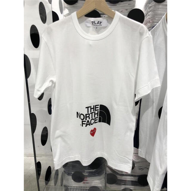 COMME des GARCONS(コムデギャルソン)のCOMME des GARCONS レディース　コラボカットソー レディースのトップス(カットソー(半袖/袖なし))の商品写真