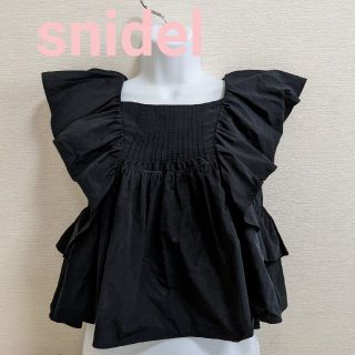 スナイデル(SNIDEL)のセール☆snidel ギャザートップス黒フリル　デコラブラウス　送料無料(シャツ/ブラウス(半袖/袖なし))