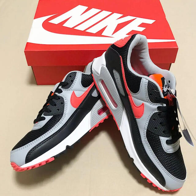 NIKE(ナイキ)のNIKE AIR MAX 90 ナイキ エアマックス 90 新品未使用黒タグ付き メンズの靴/シューズ(スニーカー)の商品写真