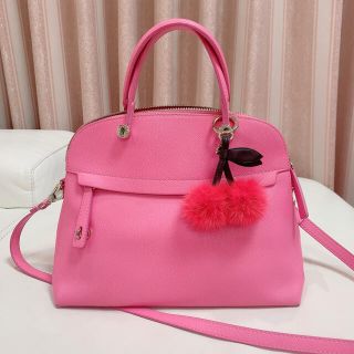 フルラ(Furla)のFURLA パイパー Ｍサイズ ネオンピンク (ショルダーバッグ)