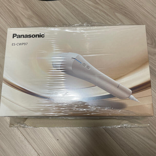 Panasonic(パナソニック)のPanasonic ES-CWP97 N光美容器　エステ　ゴールド スマホ/家電/カメラの美容/健康(ボディケア/エステ)の商品写真