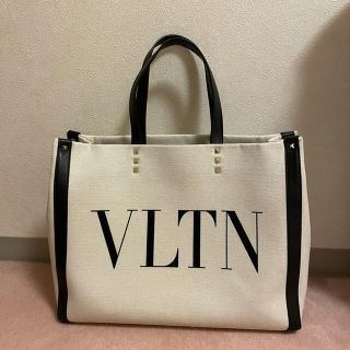 ヴァレンティノ(VALENTINO)の【週末限定価格】VALENTINO　ヴァレンティノ　トートバッグ(トートバッグ)