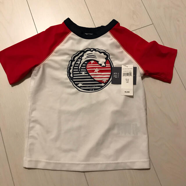 GAP(ギャップ)の【新品】GAP ラッシュガード　90センチ キッズ/ベビー/マタニティのキッズ服男の子用(90cm~)(水着)の商品写真