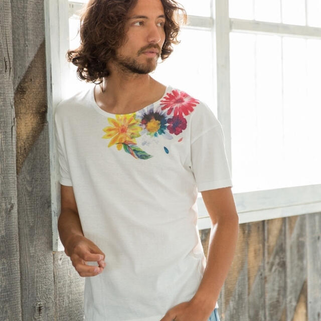 rehacer(レアセル)の【rehacer 】レアセル Flower ray Tee シャツ フラワーレイ メンズのトップス(Tシャツ/カットソー(半袖/袖なし))の商品写真