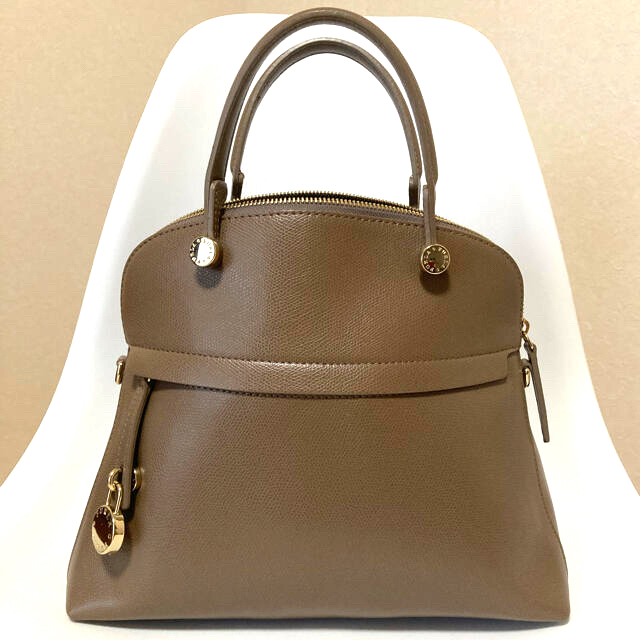バッグ 限定 クーポン10% 【正規品】FURLA フルラ パイパー Mサイズ