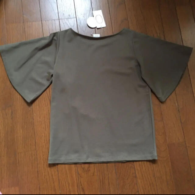 Techichi(テチチ)のテチチ 新品 半袖 Tシャツ カーキ プルオーバー 無印良品 ZARA 好きにも レディースのトップス(Tシャツ(半袖/袖なし))の商品写真