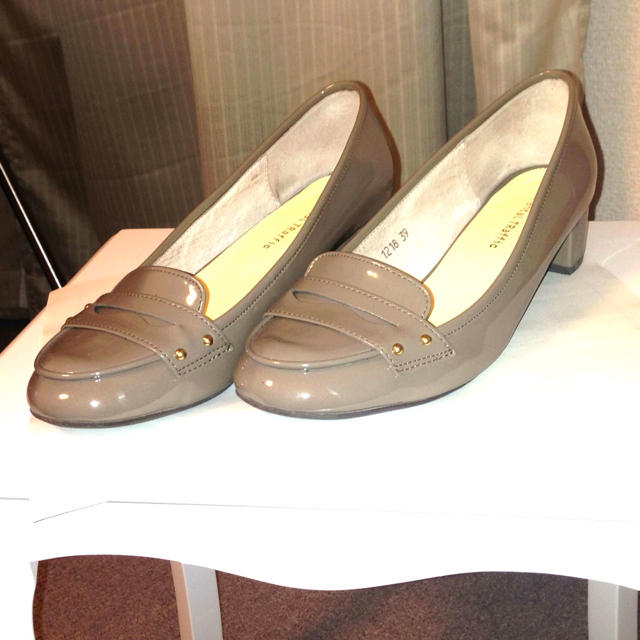 ORiental TRaffic(オリエンタルトラフィック)のローファー風グレージュパンプス レディースの靴/シューズ(ハイヒール/パンプス)の商品写真