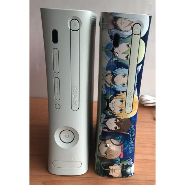 Xbox360(エックスボックス360)のXBOX   360    本体2台 ＋ソフト  10本付き エンタメ/ホビーのゲームソフト/ゲーム機本体(家庭用ゲーム機本体)の商品写真