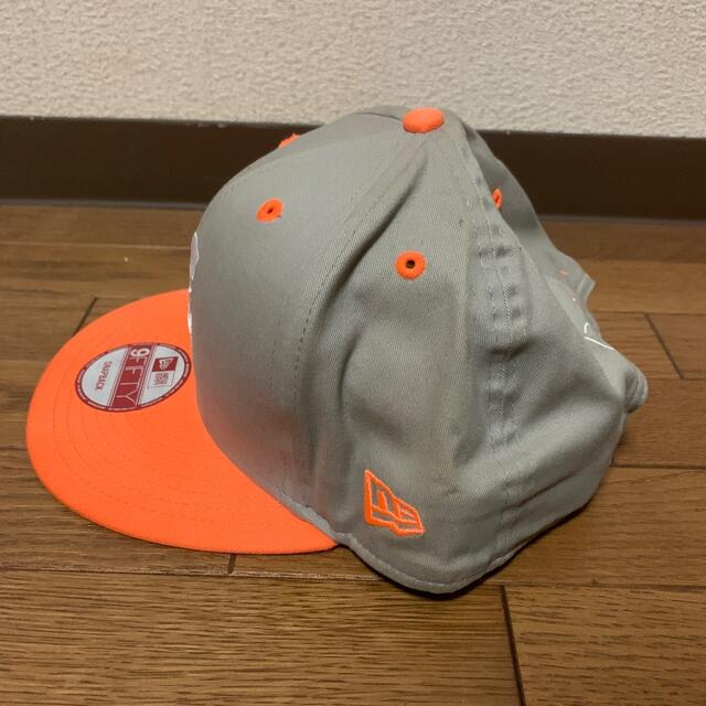 NEW ERA(ニューエラー)のNEWERA snapback グレー＆オレンジ メンズの帽子(キャップ)の商品写真