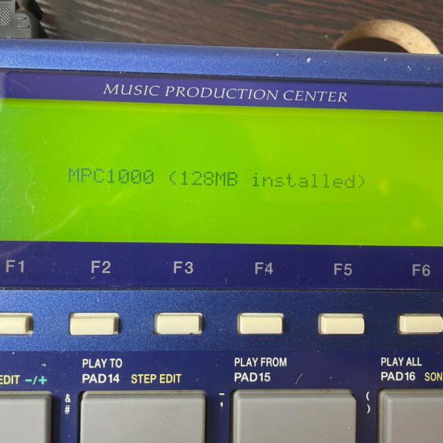 AKAI MPC1000 サンプラー　中古品　アカイ　クーポン利用可 楽器のDJ機器(その他)の商品写真