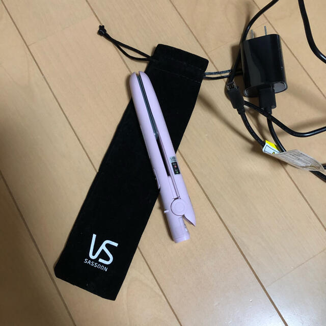 VSモバイルミニ　ストレートアイロン　給電式 スマホ/家電/カメラの美容/健康(ヘアアイロン)の商品写真