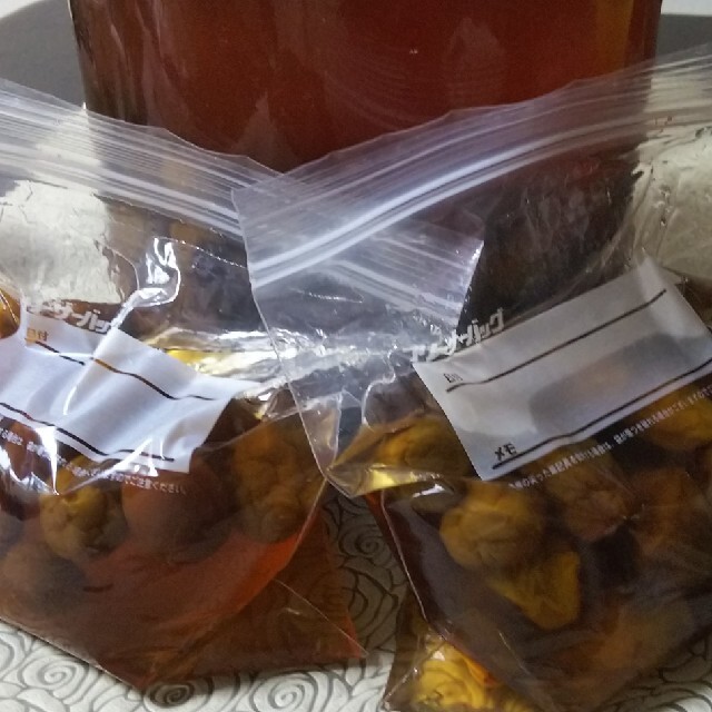 梅の実と梅ジュース（1.6キロ） 食品/飲料/酒の食品(フルーツ)の商品写真