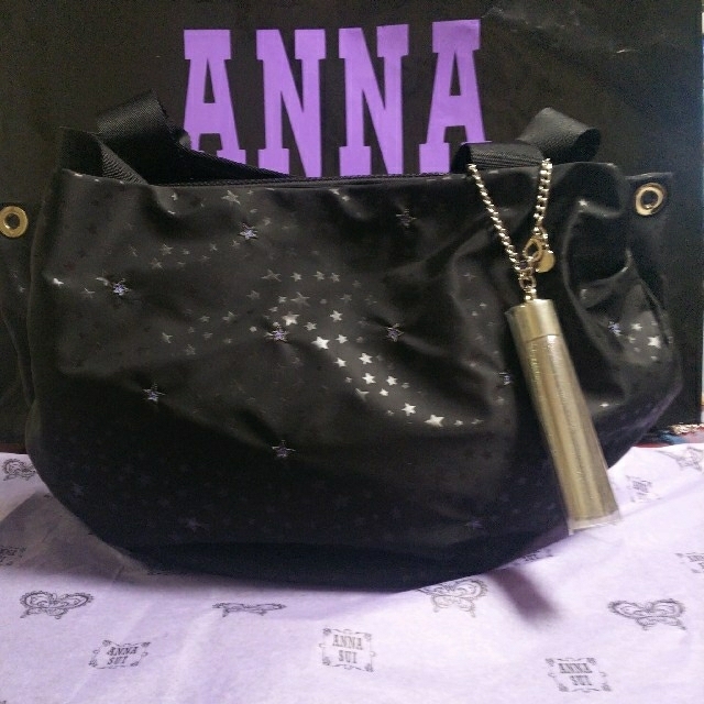 ANNA SUI(アナスイ)の美品　アナスイ　スターダスト　2way　トートバッグ　ブラック　チャーム付 レディースのバッグ(トートバッグ)の商品写真