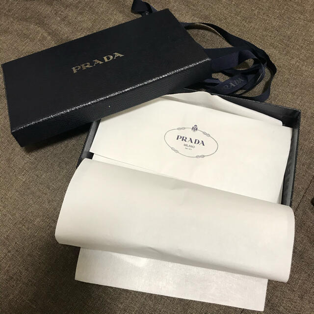 PRADA(プラダ)の※別角度&付属品の写真です レディースのファッション小物(財布)の商品写真