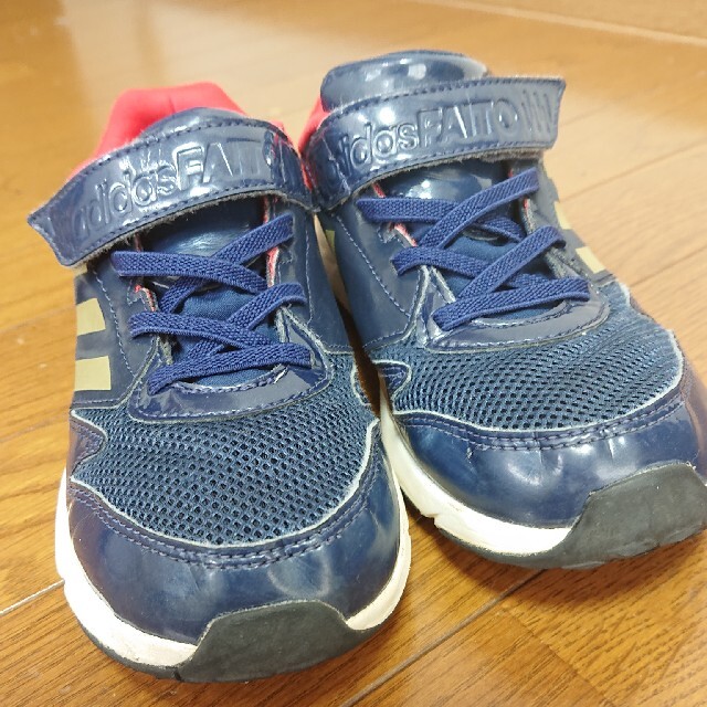 adidas(アディダス)のアディダス 21cm キッズ/ベビー/マタニティのキッズ靴/シューズ(15cm~)(スニーカー)の商品写真