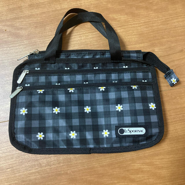 LeSportsac(レスポートサック)の★レスポ ハローデイジー柄 バッグインバッグ★ レディースのファッション小物(ポーチ)の商品写真